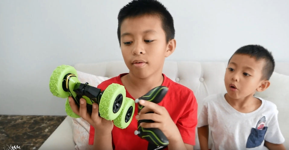 SGILE RC Stunt Car With 360° Flips – Remote Control Car Toy For Kids Age 6+, USB Rechargeable, 2.4GHz